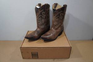 lot 240 image: Smoky Mountain Boots -Youth 8.5