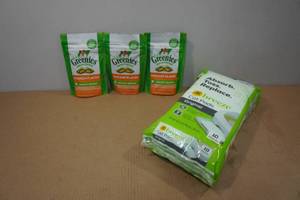 lot 242 image: Cat Greenies Treats and Tidy Cat Pads
