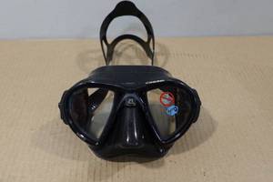 lot 270 image: Cressi Nano Mask