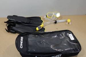 lot 274 image: Cressi Adult Palau Fin Snorkel Set -Fin Size XSS