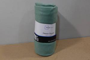 lot 283 image: Fleece Throw Blanket 50x60