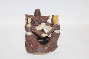 lot 16 image: Rustic Angelic Figurine Holding Hands