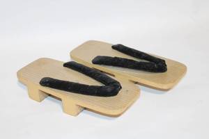 lot 17 image: Vintage Japanese Wooden Geta Sandals with Velvet Straps