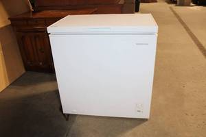 Insignia NS-CZ70WH0 Chest Freezer
