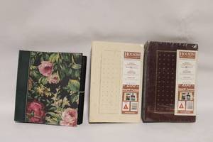 lot 52 image: Set of 3 Holson 3-Ring Photo Albums with Pockets
