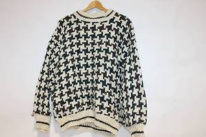lot 85 image: Vintage Houndstooth Knit Sweater