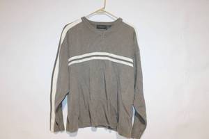 lot 87 image: Van Heusen Mens Large Gray Knit Sweater with White Stripes