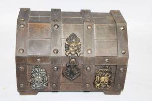 lot 104 image: Decorative Wooden Treasure Chest with Skull Details