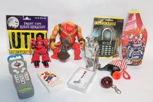 lot 121 image: Collection of Assorted Vintage Action Figures and Novelty Items