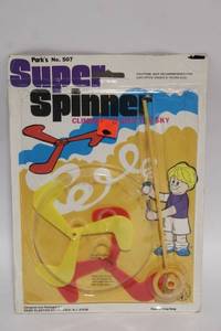 lot 128 image: Vintage Super Spinner Flying Toy by Parks No. 507