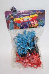 lot A-152 image: Vintage Arco Rogun Robots 40-Piece Action Figure Set