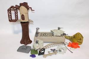 lot 163 image: Vintage Star Wars Action Playset with Assorted Accessories