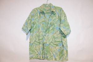 lot 190 image: Tori Richard XL Hawaiian Shirt with Leaf Print