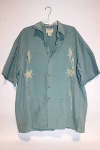 lot 193 image: XL Bamboo Cay Fine Resort Wear Shirt with Floral Embroidery