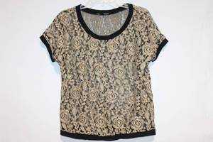 lot 202 image: Maurices Medium Womens Lace Floral Short Sleeve Top