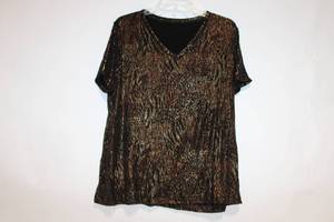 lot 204 image: Womens Animal Print Short Sleeve Top