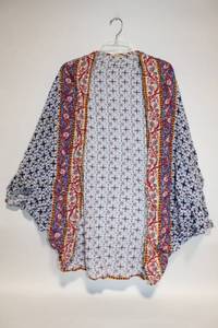 lot 207 image: Arizona Jean Co. Womens XL Kimono Cardigan with Paisley Print