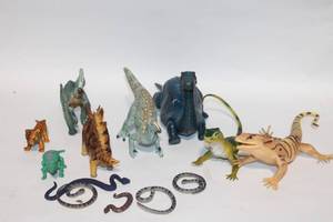 lot 218 image: Collection of Dinosaur and Animal Figurines