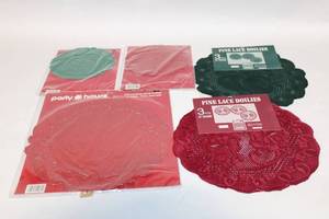 lot 274 image: Collection of Fine Lace Doilies - 11 Pieces in Green, Red, and Burgundy