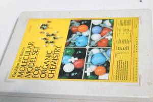 lot 326 image: The Allyn and Bacon Organic Chemistry Molecular Model Set