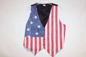 lot 343 image: 111 Main LXL American Flag Design Vest
