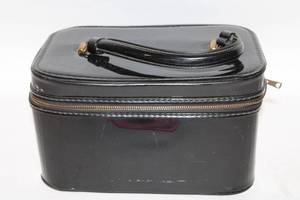 lot 415 image: Vintage Black Vinyl Train Case with Red Interior
