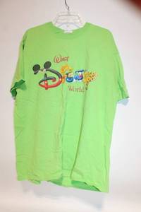 lot 432 image: Disney World T-Shirt Large