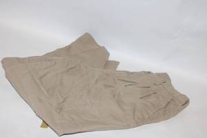 lot 439 image: Khaki Elastic Waist Mens Shorts