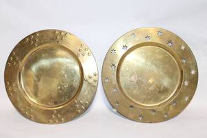 lot 495 image: Set of 2 Decorative Brass Charger Plates with Star Cutout Design