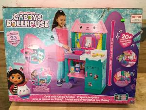lot 71 image: Gabbys Dollhouse, Cakey Kitchen Set for Kids with Play Kitchen Accessories, Play Food, Sounds, Music and Kids Toys for Girls and Boys Ages 3 and Up