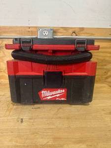 lot 58 image: MILWAUKEE 0970-20 Packout WetDry Vacuum