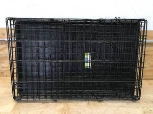 lot 78 image: Top Paw 30 Double-Door Folding Crate