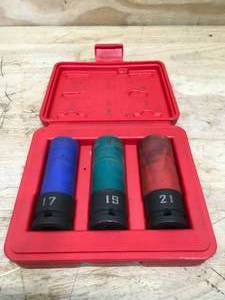 lot 95 image: Craftsman 3 pc Wheel Socket Set Model # CMMT98282