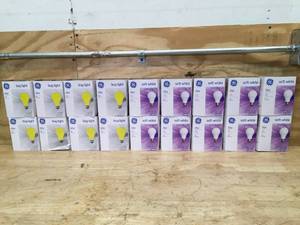 lot 98 image: Lot of 8 - 60W Yellow Bug Lights and 10 - 25W Soft White Lights