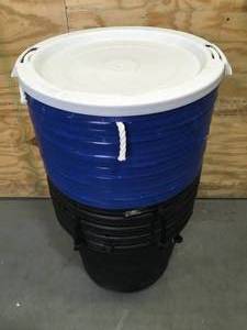 lot 113 image: Lot of 23 - Round Tubs with Rope Handles