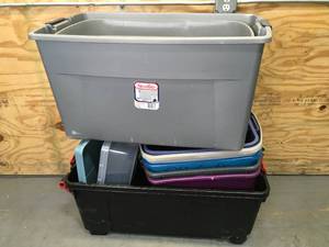 lot 114 image: Lot of Assorted Storage Bins Without Lids