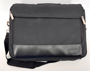 lot 605 image: Targus Black Laptop Shoulder Bag with Padded Strap