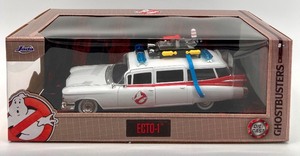 lot 611 image: 124 Scale Ghostbusters Ecto-1 Die-Cast Model Car by Jada Toys