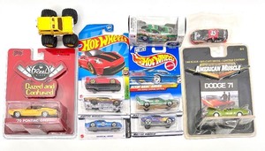 lot 624 image: Collection of Die-Cast Hot Wheels and American Muscle Cars