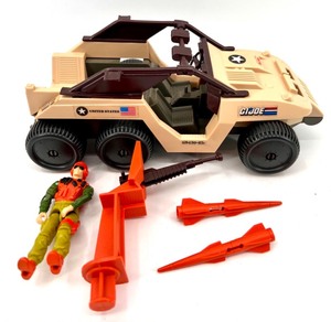 lot 632 image: Vintage 1988 G.I. Joe Armadillo Mini Tank with Action Figure and Accessories
