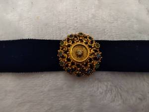 lot 121 image: Velvet Choker Necklace