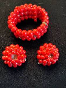 lot 117 image: Vintage Red Beaded EarringBracelet Set
