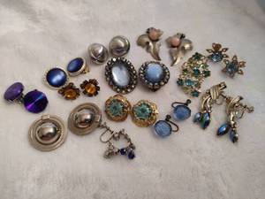 lot 109 image: Vintage Earring Sets Lot #3