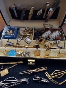 lot 118 image: Large Lot of Mens Cuff LinksTie ClipsEtc