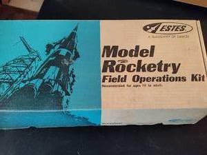 lot 177 image: Vintage Model Rocketry Field Operations Kit