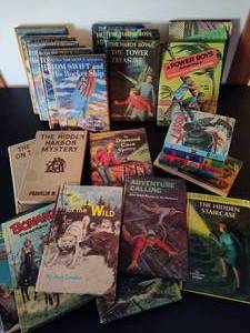 lot 16 image: Lot of Vintage Tween Books - Hardy Boys, Tom Swift & more.