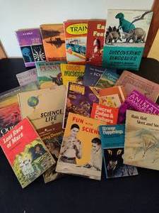 lot 171 image: Lot of Vintage Science and Educational Books