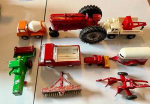 lot 26 image: Vintage Toy Farm and Construction Toys