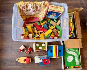 lot 22 image: Assorted Wooden Toys, Blocks and Building Sets - Vintage Playskool, Tinker Toy
