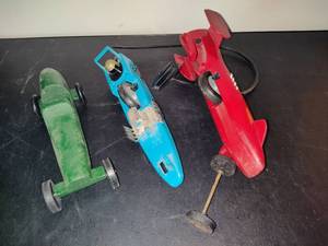 lot 35 image: Vintage Toy Car Launchers - Kenner SSP Laker Special & more.